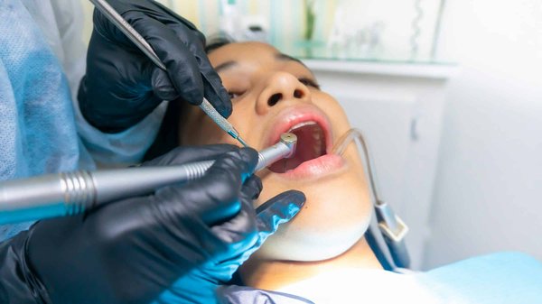 Où voir un dentiste rapidement à Montréal ?