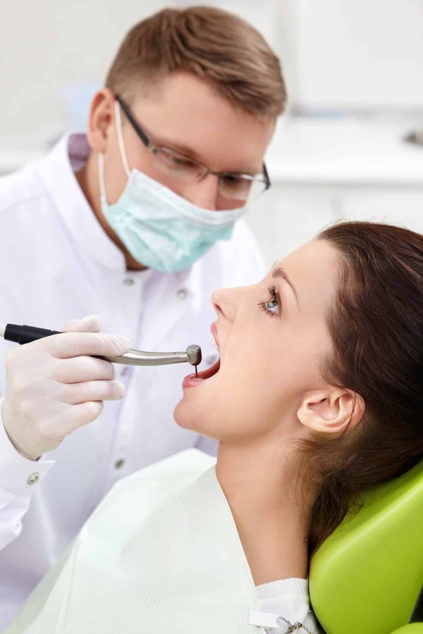 Voir un dentiste rapidement à Montréal : quelle clinique choisir ?
