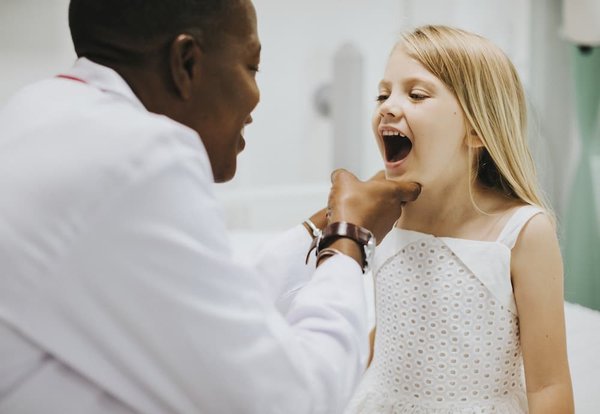 Peut-on trouver facilement un dentiste pour enfants disponible rapidement à Montréal ?