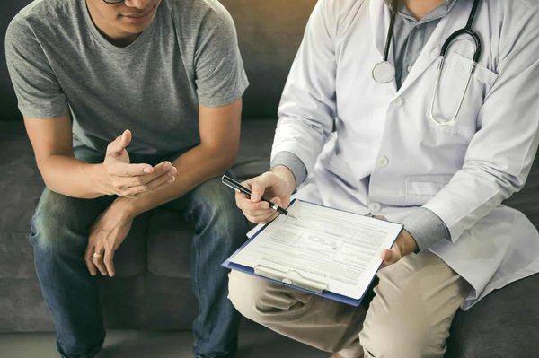 Est-il nécessaire d'avoir un dossier patient existant pour voir un dentiste rapidement à Montréal ?