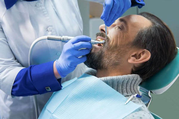 Comment contacter rapidement le dentiste le plus proche en cas d'urgence à Montréal ?