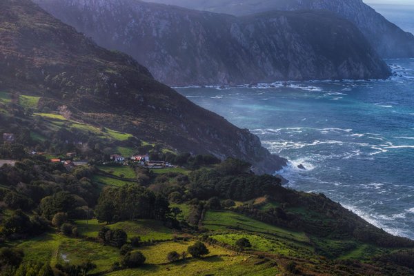 Quels jeux de société choisir pour une soirée familiale réussie?